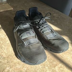 Men’s on cloud cloud novas size 12